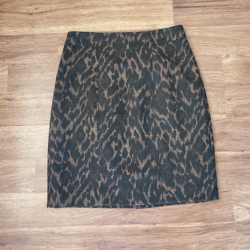 Tahari Straight Skirt Size 8 Short Lined